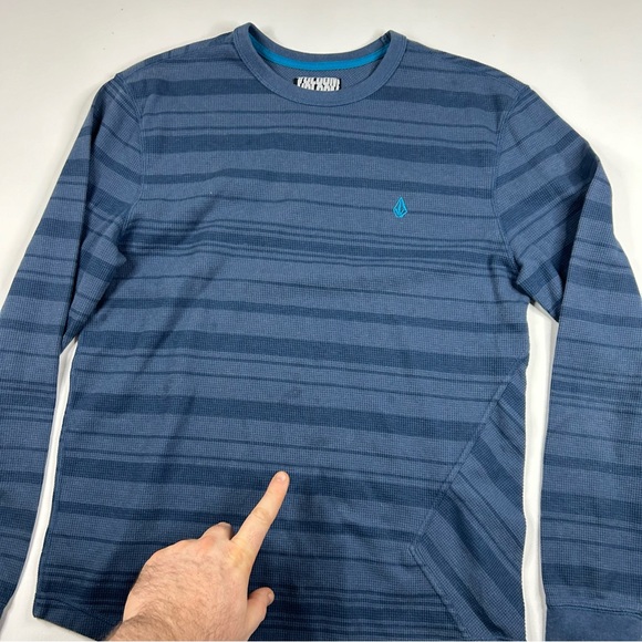 Volcom Black Blue Stripe Pullover Long Sleeves Men’s Large Skater Surfer Hipster - Picture 2 of 6
